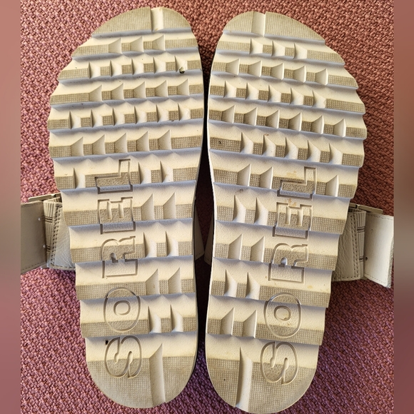 Sorel White Black Roaming Two Strap Slide Sandals Women's Size 7 - Picture 12 of 12